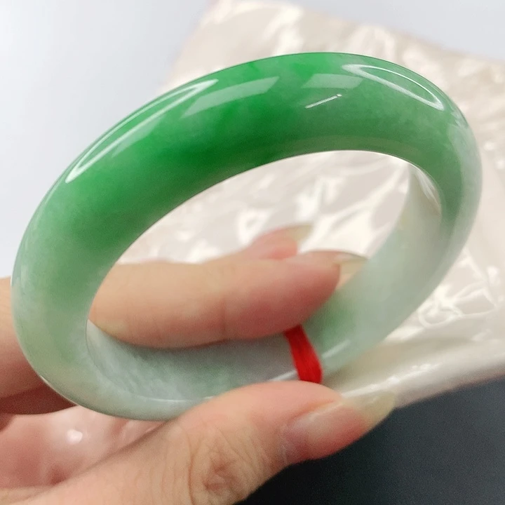 未镶嵌手镯翡翠，780