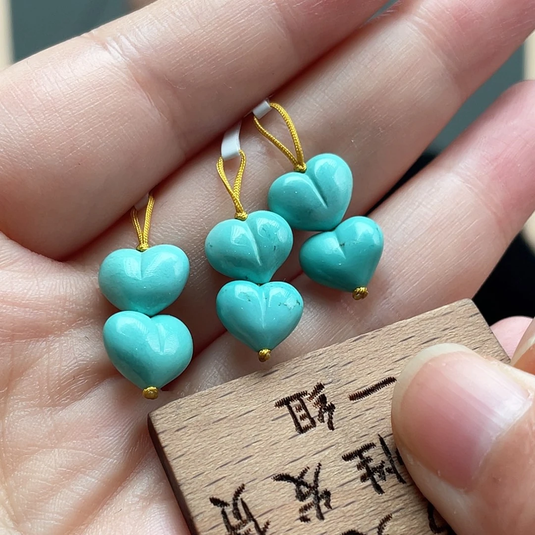 绿松石未镶嵌颈饰