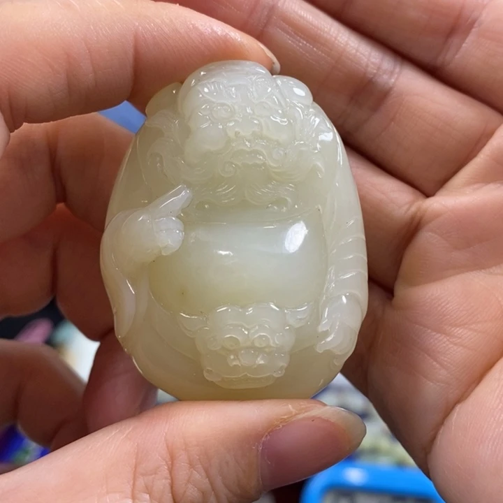 神***鱼和田玉未镶嵌颈饰