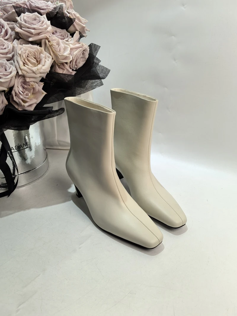 惟蔻*法式真皮时尚奢贵套筒白色小方头短靴