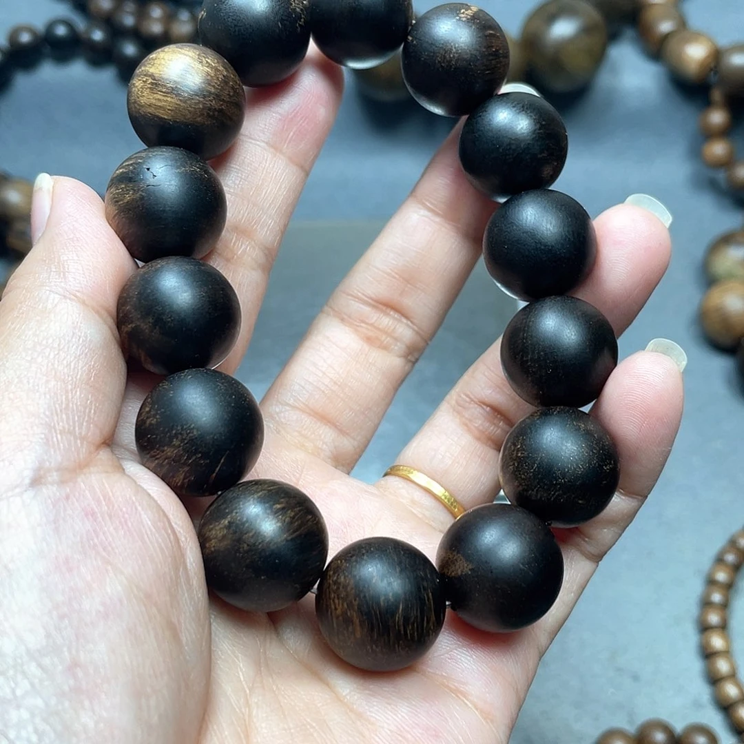 沉香手串白棋瘤疤1.6