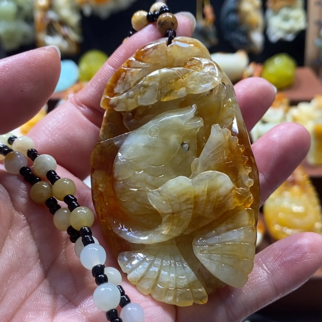蛇纹石玉颈饰未镶嵌