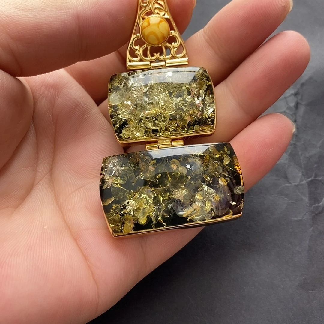 琥珀未镶嵌裸石吊坠