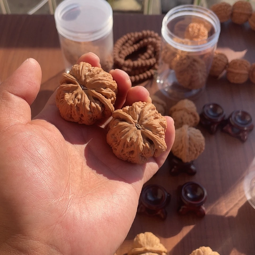 ****硬把件文玩核桃大粗筋文玩核桃