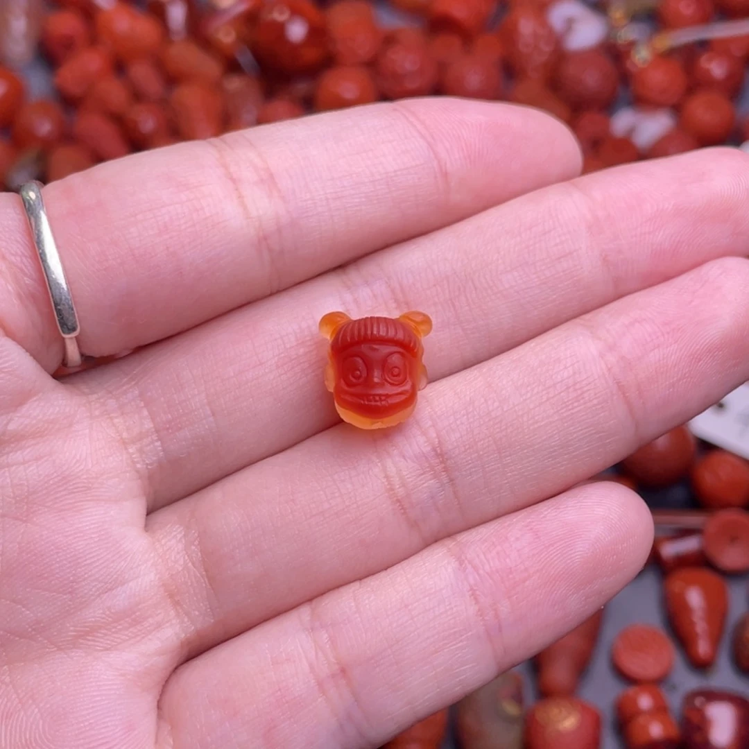 南红玛瑙配饰未镶嵌再*