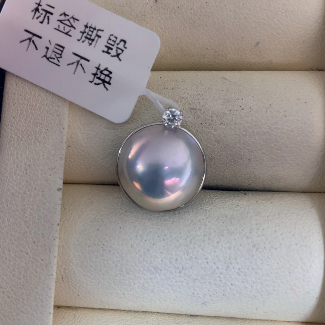 拼合珍珠（马贝珠）颈饰18K金镶嵌