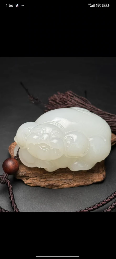新疆和田玉，小福猪，发财猪，小猪把件摆件可爱精雕挂件