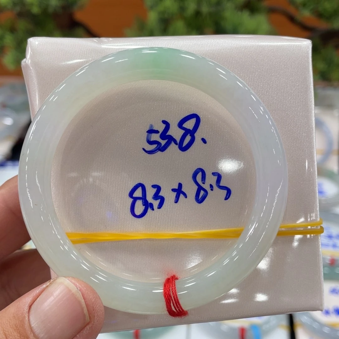 未镶嵌手镯翡翠缅甸
