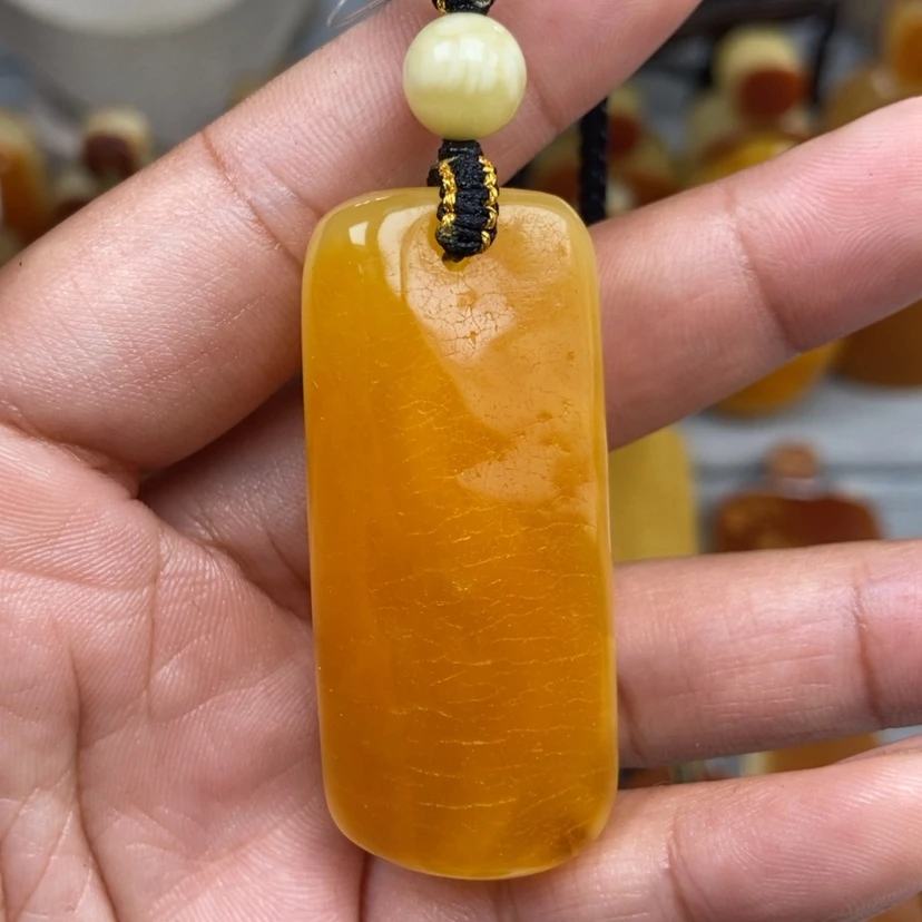 【闪购商品】琥珀颈饰未镶嵌