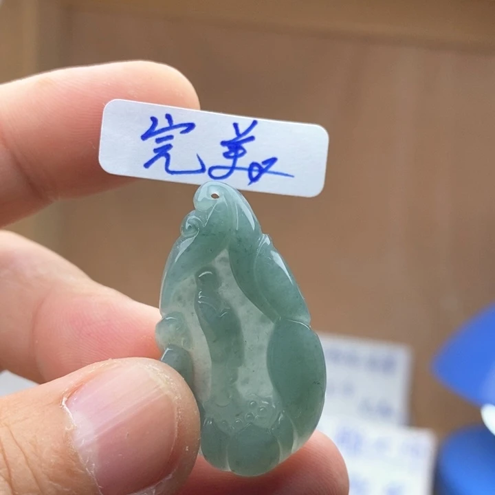 翡翠颈饰未镶嵌悟道