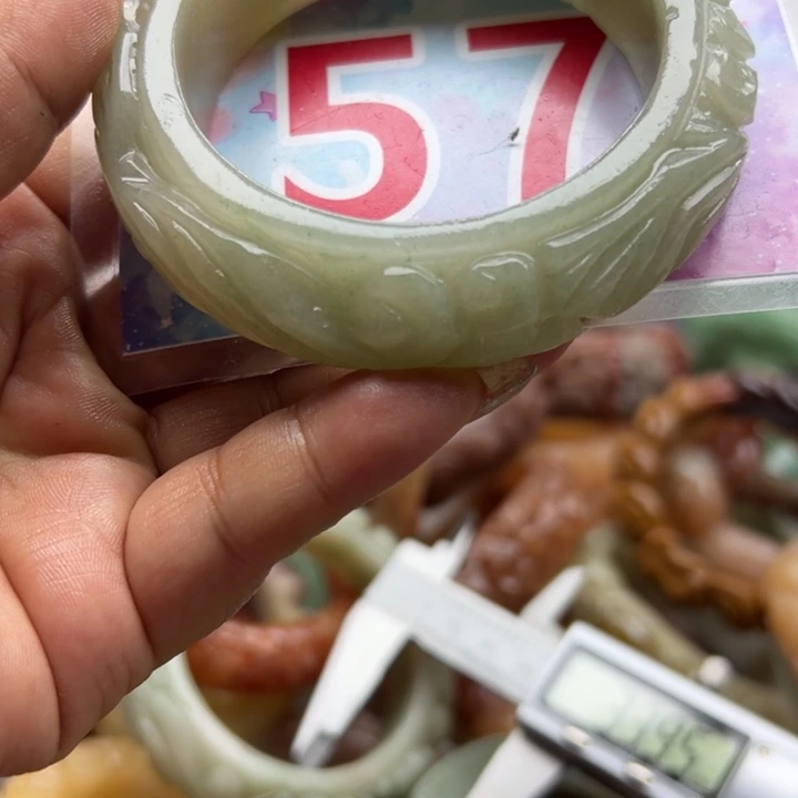 石英岩玉手镯未镶嵌