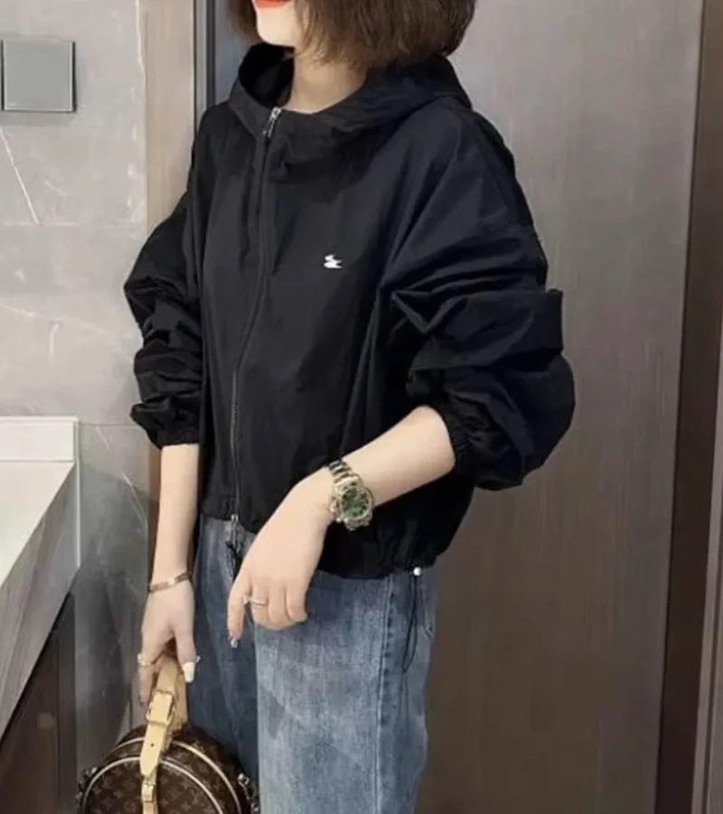 春夏薄料单层防晒连帽休闲洋气女休闲百搭潮流夹克休闲短外套双燕