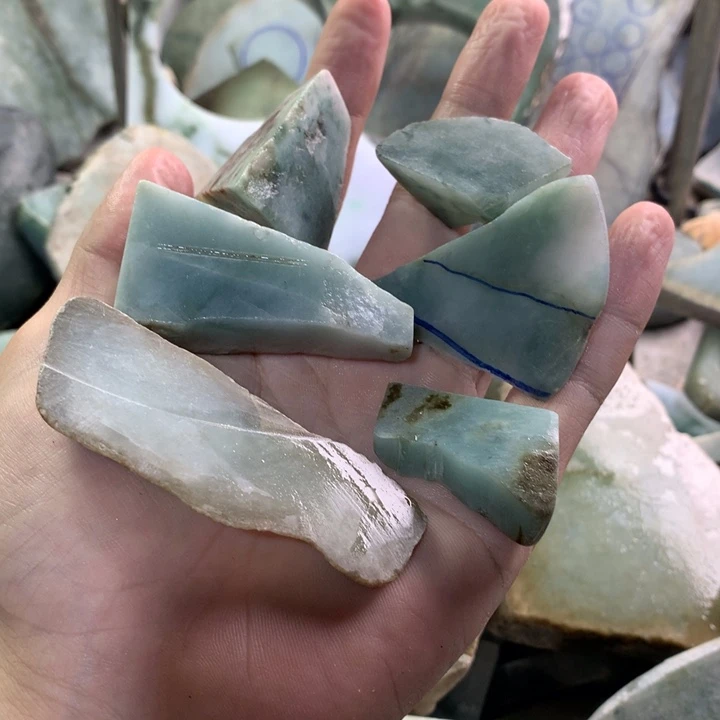 翡翠裸石怼裂小件