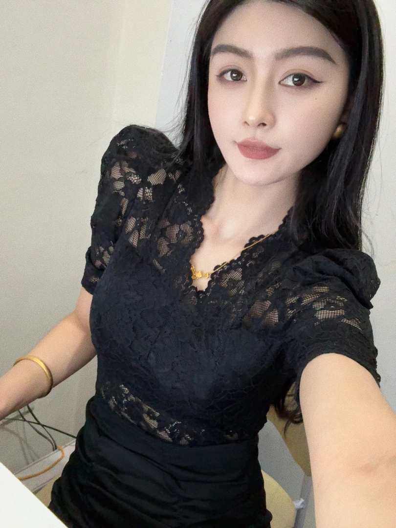 688#新品气质百搭修身显瘦胸垫蕾丝短袖上衣