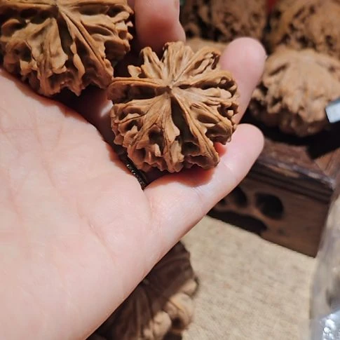 阮***超文玩核桃吊坠38三楞