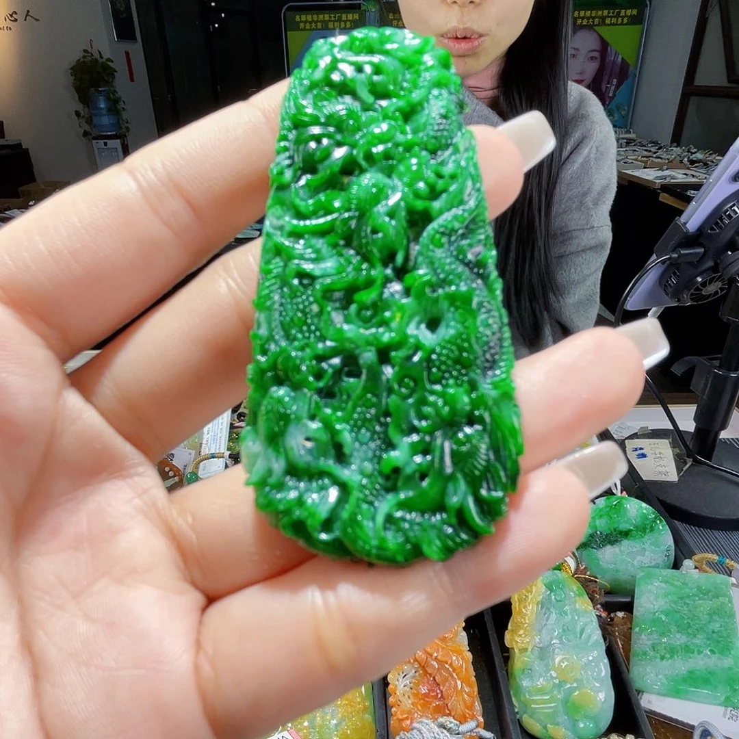 颈饰未镶嵌翡翠一