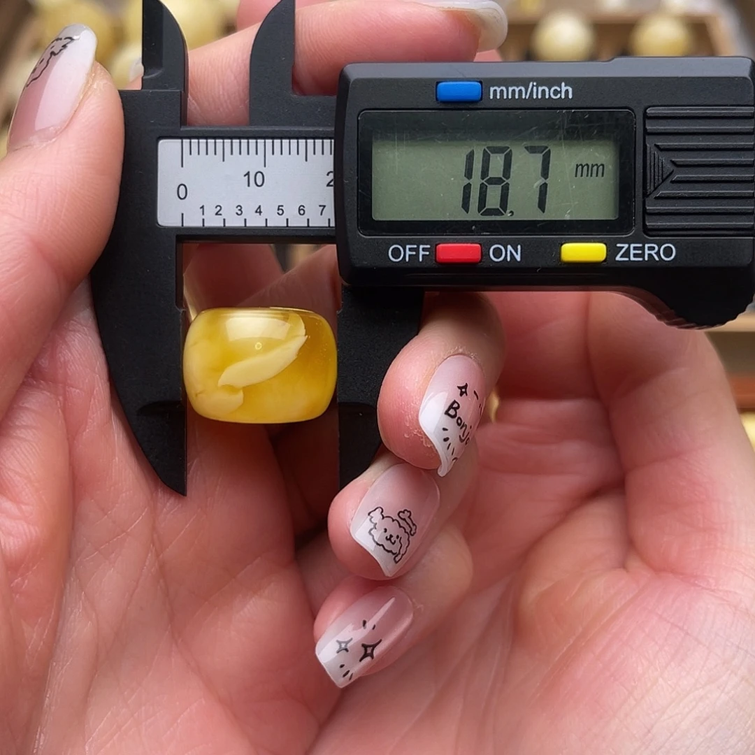 琥珀未镶嵌裸石蜜蜡墩子鸽