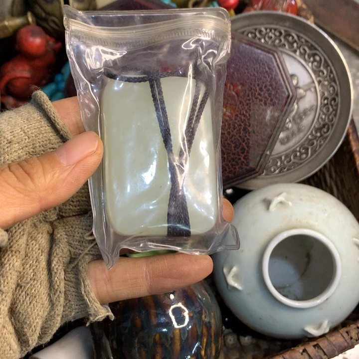 朱***笔瓷片具名美白的方法很明显
