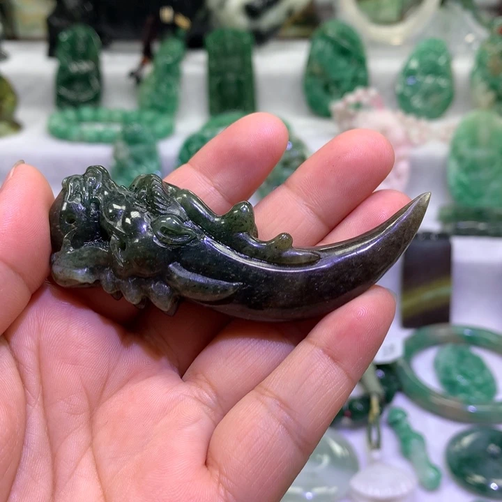 俊***红独山玉未镶嵌颈饰