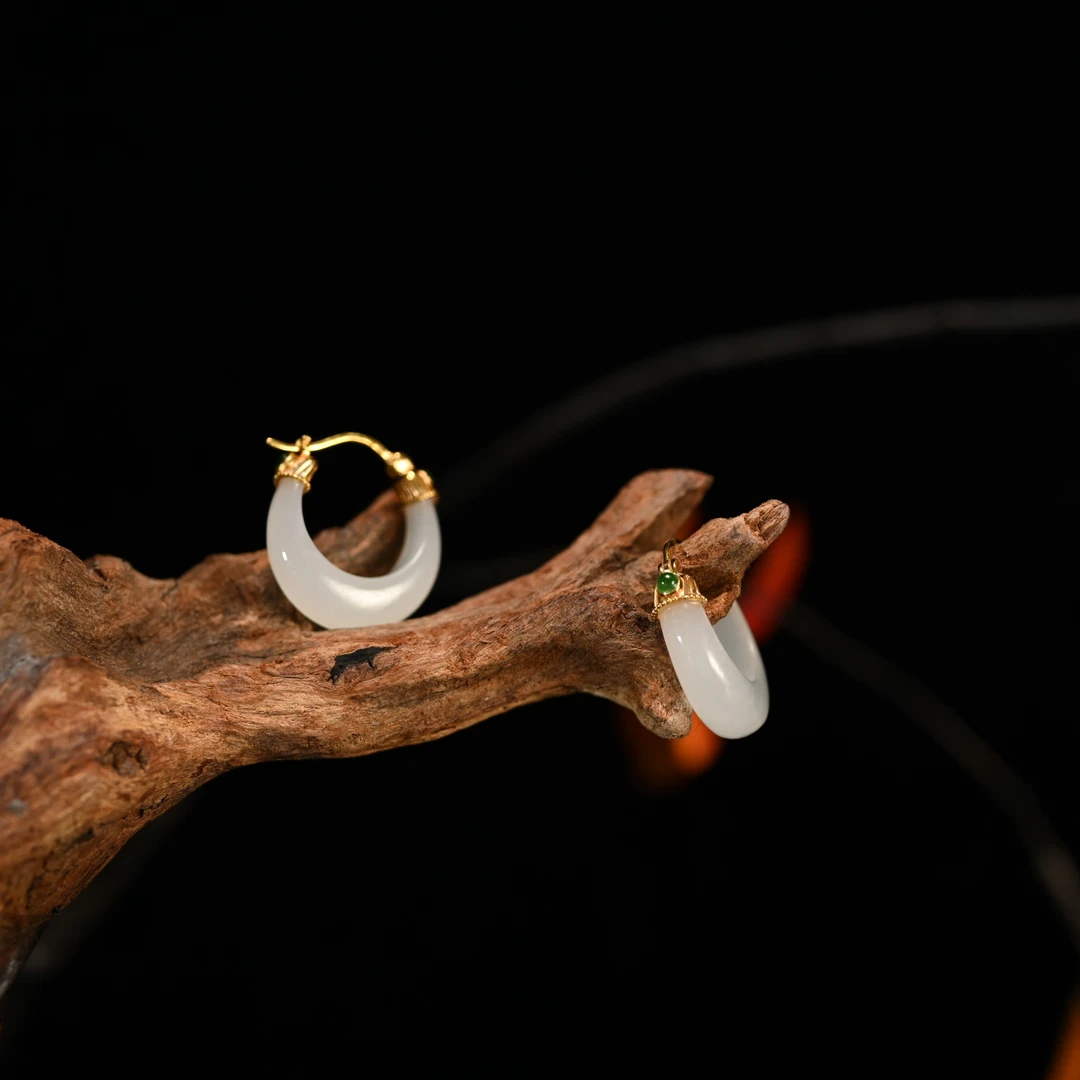 LOT8828 2512150071和田玉白玉耳饰/保利