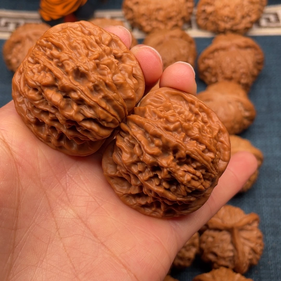 小***文文玩核桃把件43平谷楼