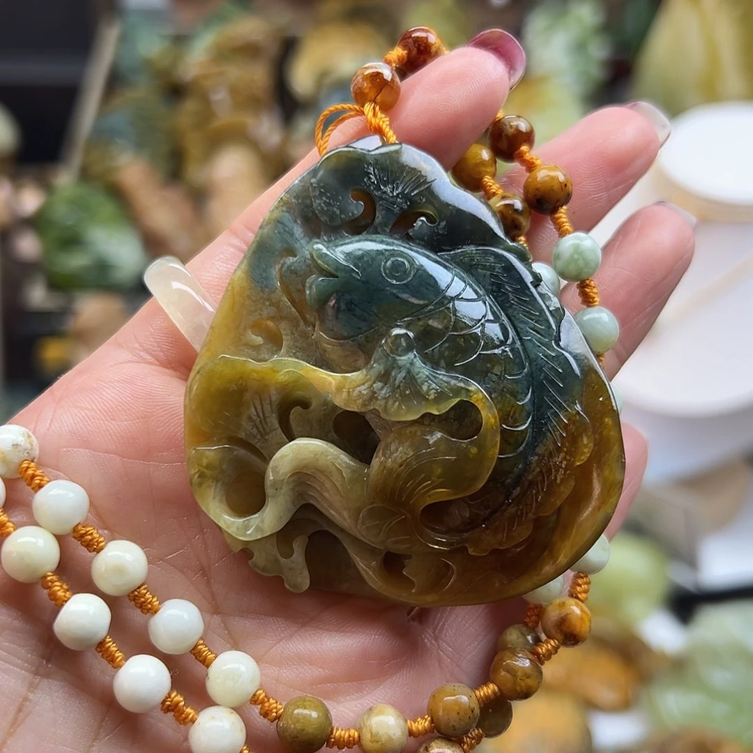 岫玉未镶嵌颈饰花玉俏色鱼