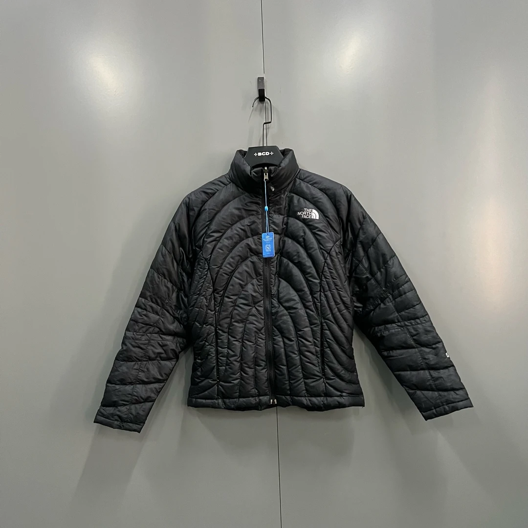 95新 maje jp1216 TNF 北面 黑色印花logo羽绒外套 S码 208411