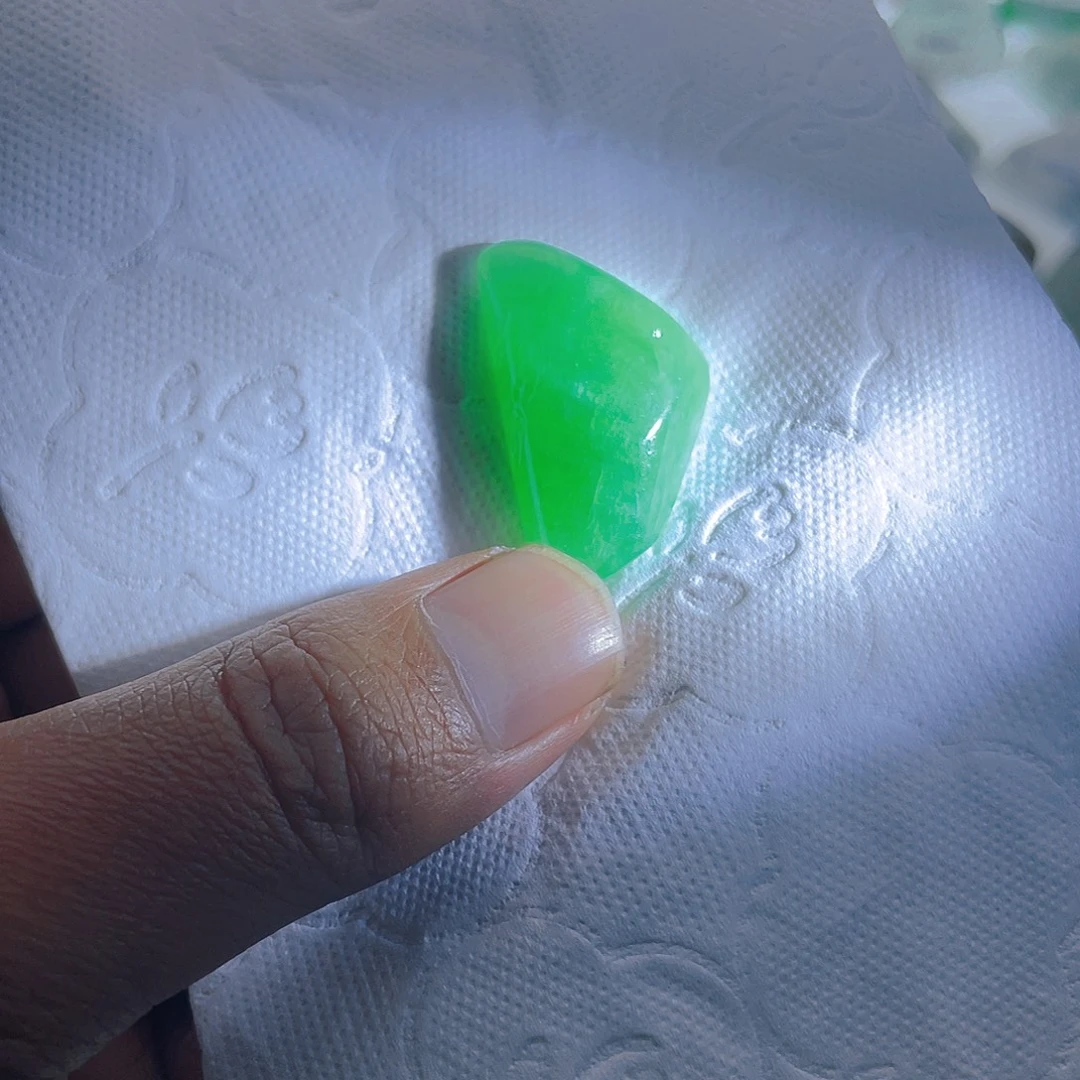 定制翡翠未镶嵌天然翡翠雕刻定制