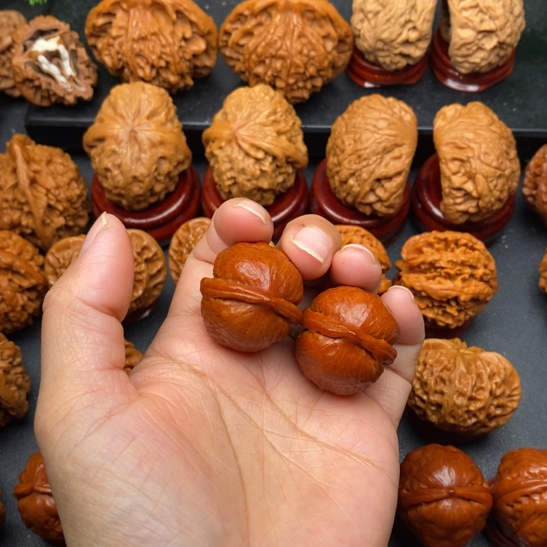 文玩核桃把件海豚