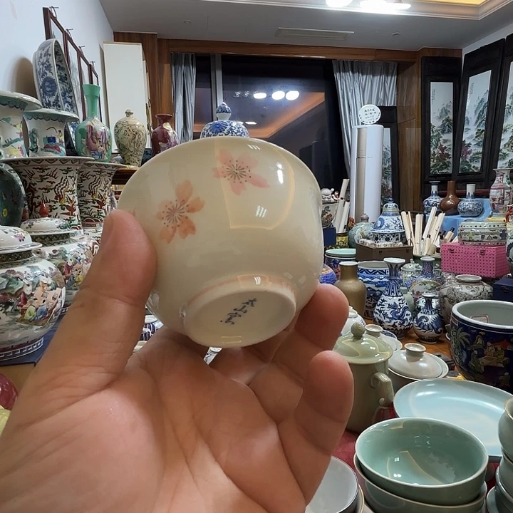 一***界陶瓷摆件不固定一件