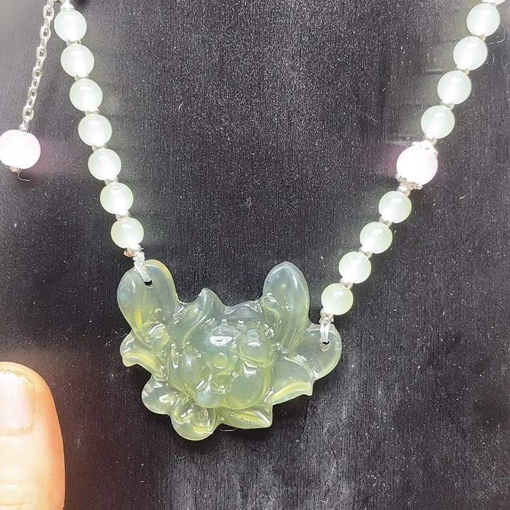 未镶嵌蛇纹石玉颈饰