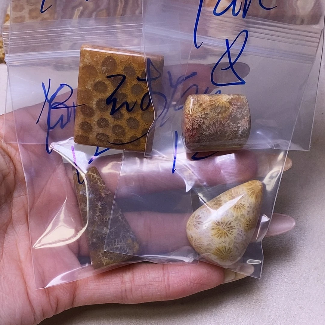 查罗石合金颈饰Y****