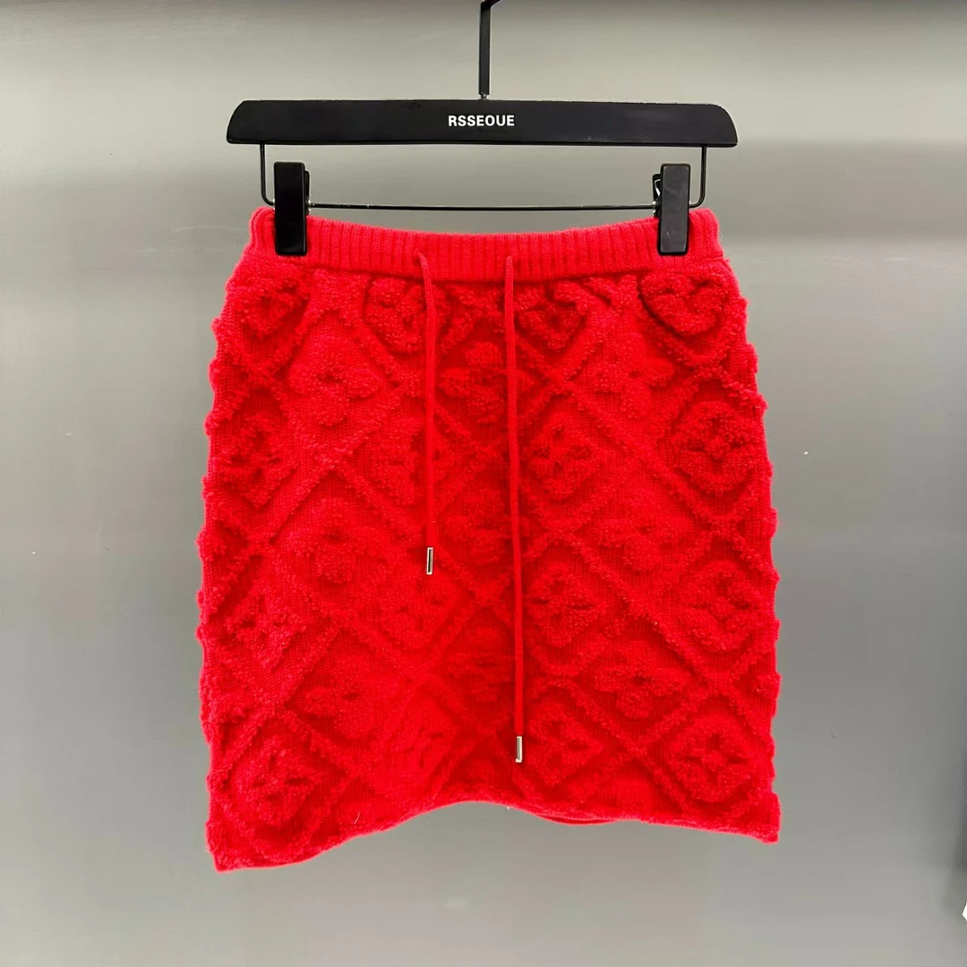 高品质2025新款气质修身显瘦菱格提花红色短裙时尚简约