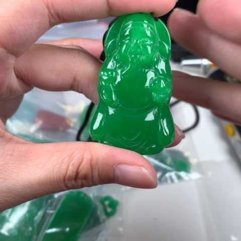 颈饰未镶嵌翡翠1