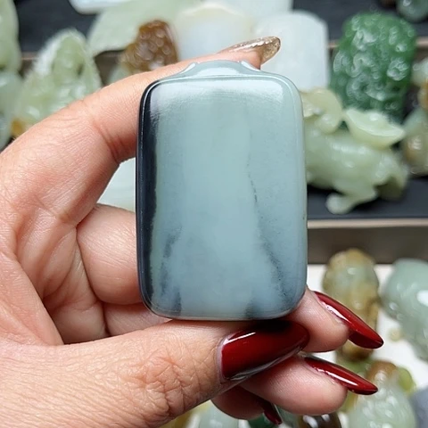 和田玉颈饰未镶嵌龍**人