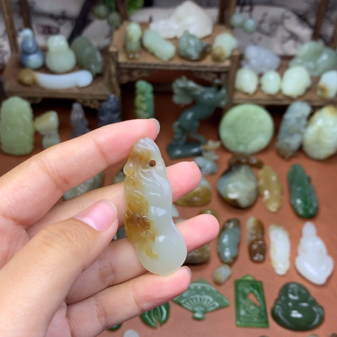 和田玉未镶嵌挂件