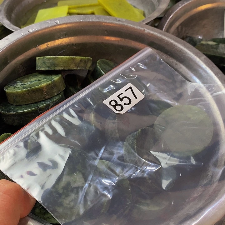 蛇纹石玉未镶嵌珠宝半成品育***涛