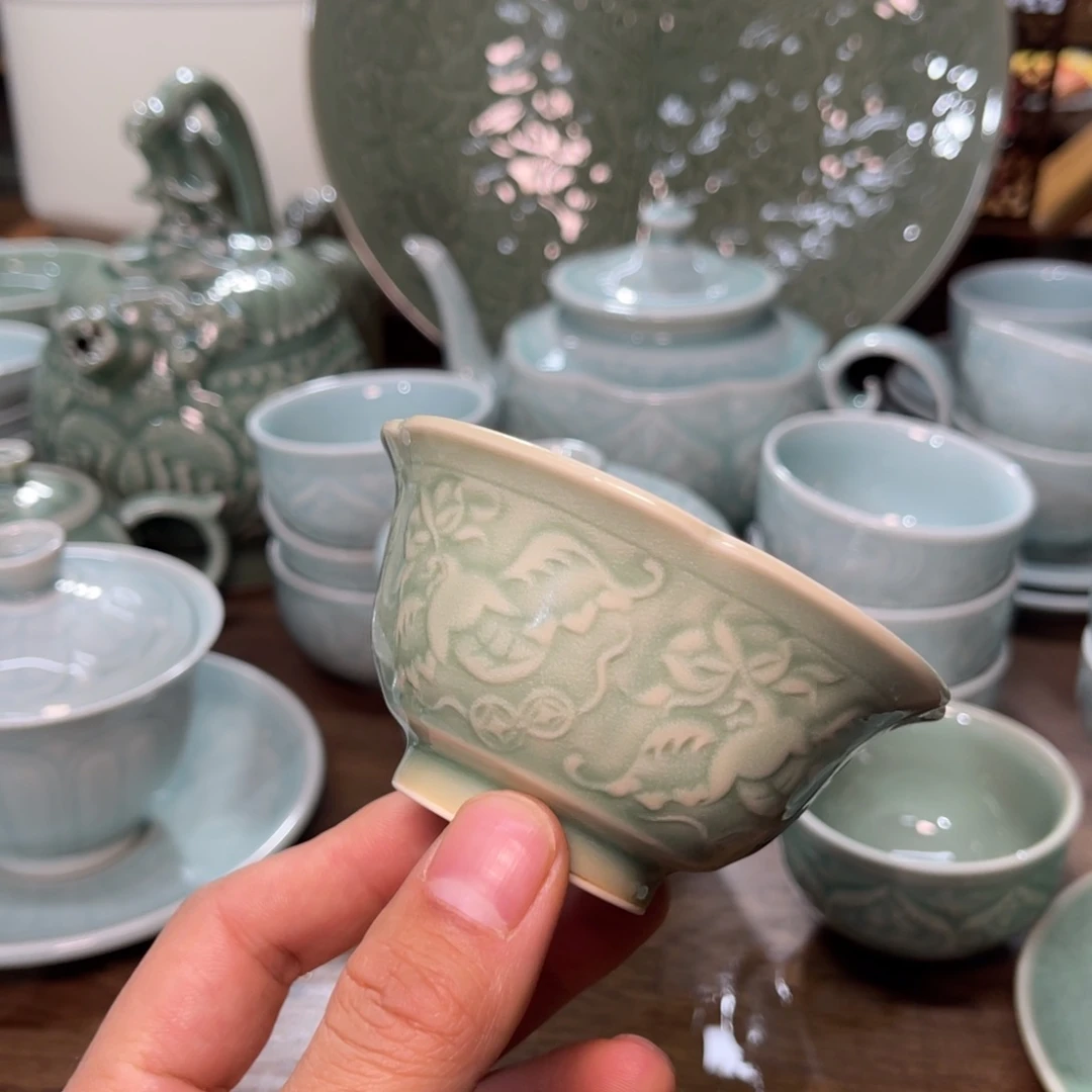 微瑕青釉福禄杯一只