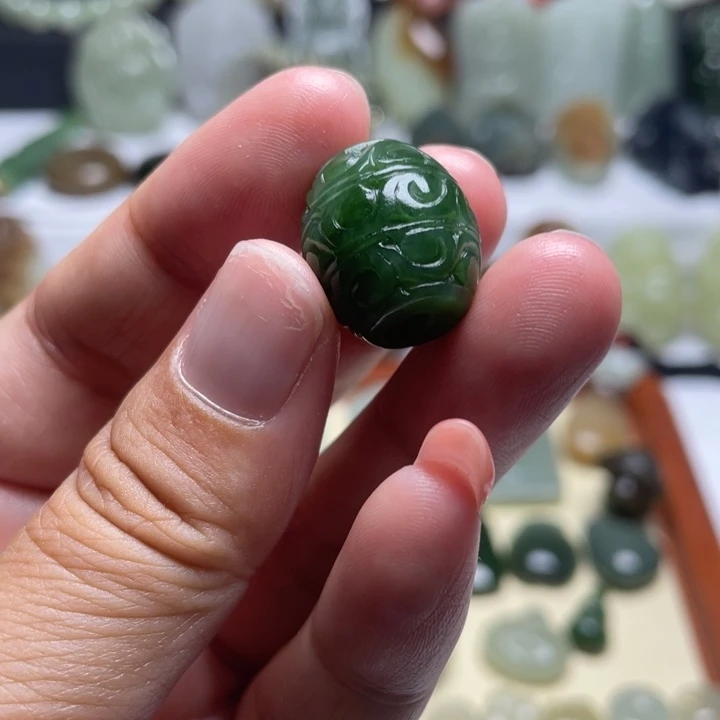 和田玉18K金镶嵌颈饰