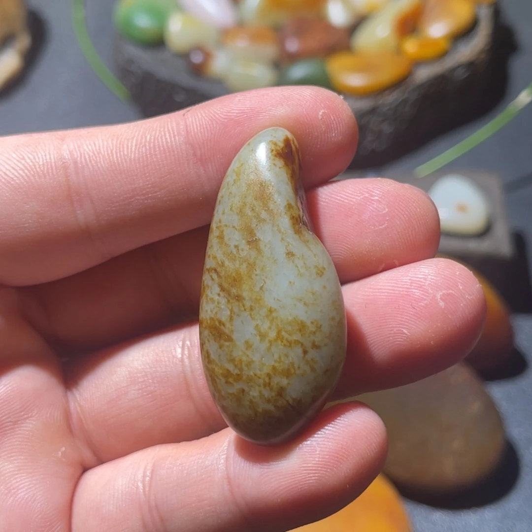 和田玉（糖玉）未镶嵌珠宝奇石