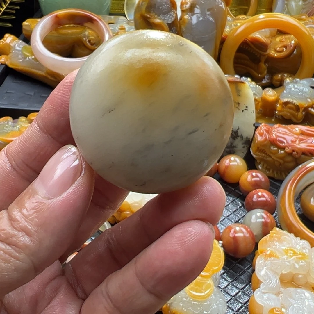 石英质玉未镶嵌颈饰