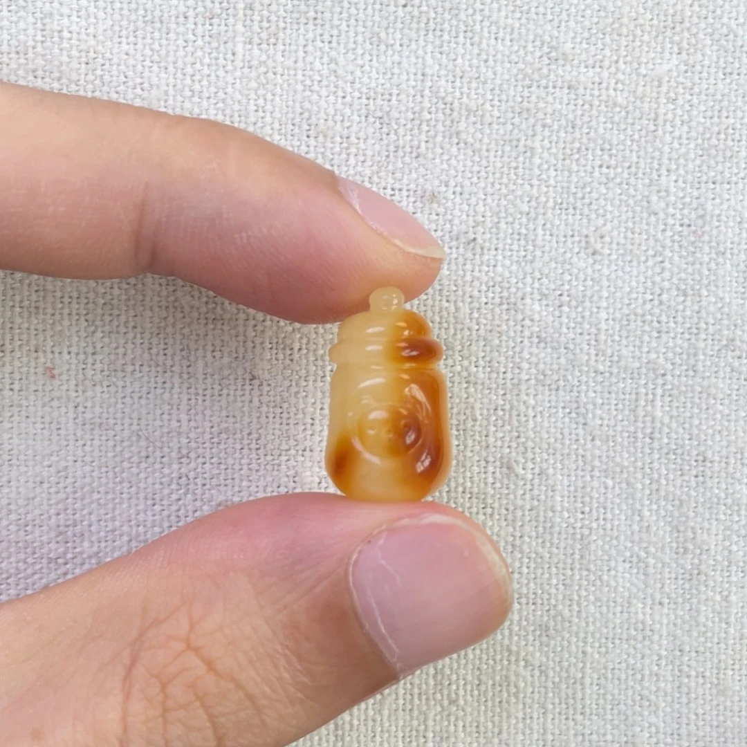 琥珀未镶嵌珠宝奇石奶瓶