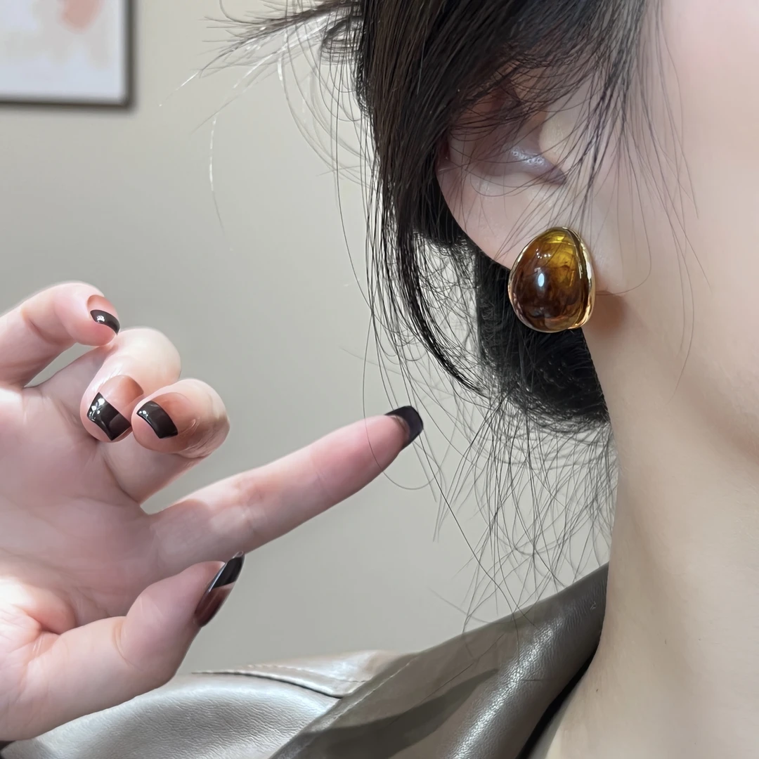 铜合金耳饰 美拉德水滴耳扣女秋独特复古高级感轻奢耳环气质耳饰