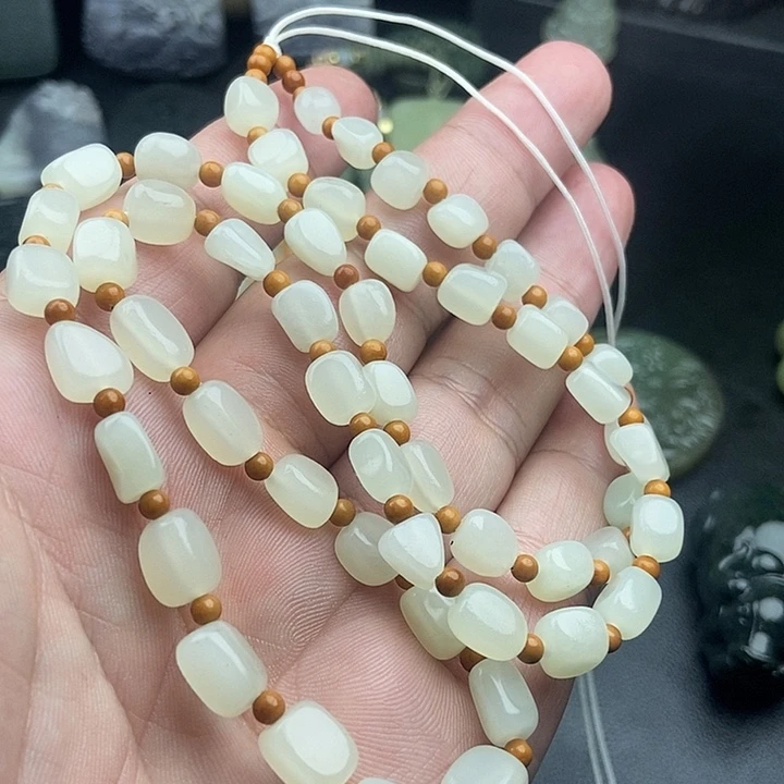 和田玉（糖玉）未镶嵌颈饰