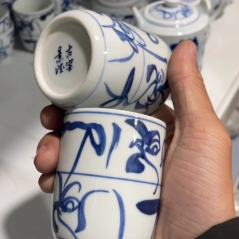 景德镇陶瓷手绘柴窑主人杯2个