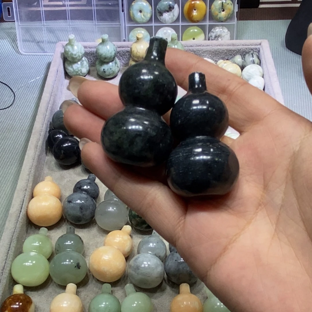 合金蛇纹石玉颈饰33