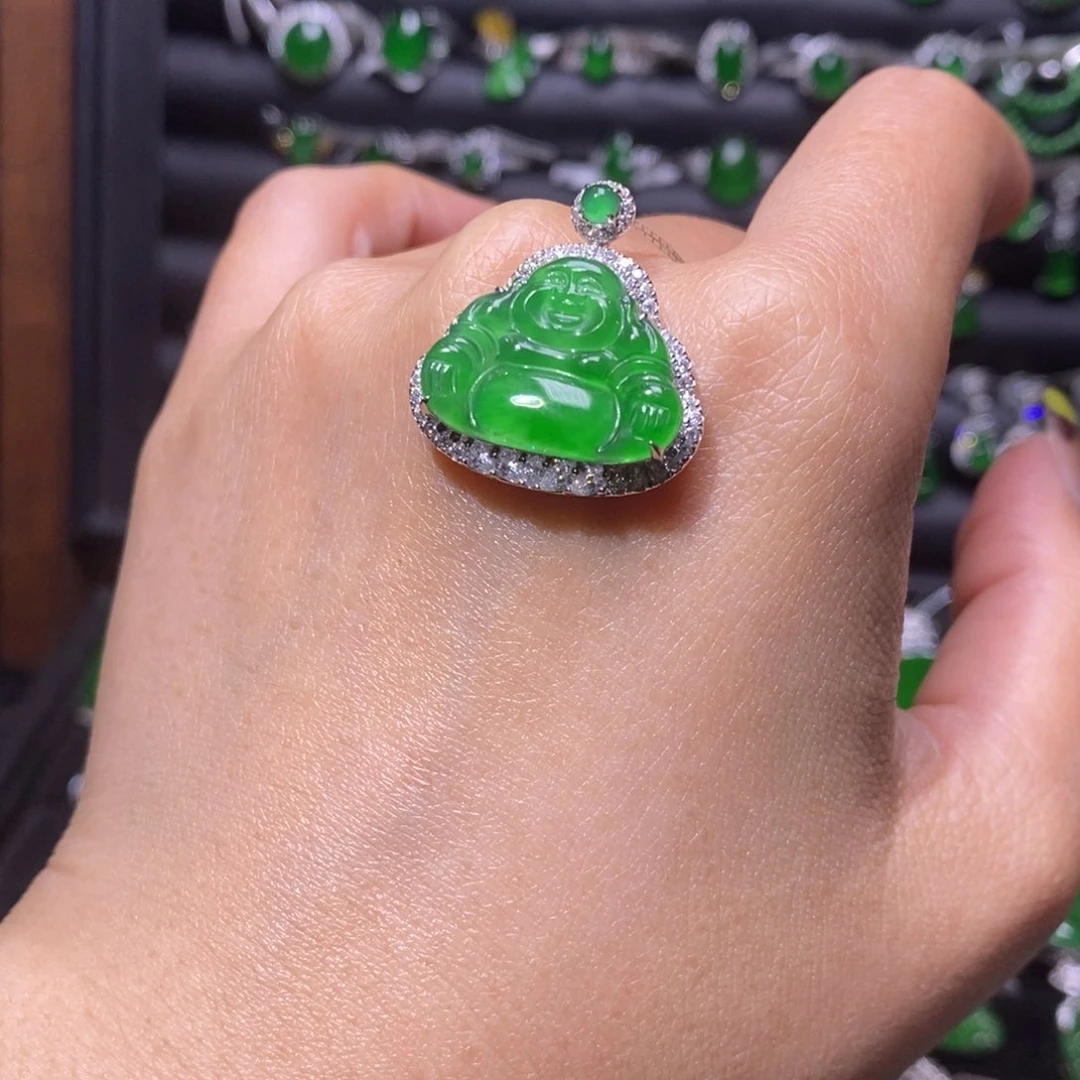 翡翠颈饰18K金镶嵌佛公吊坠