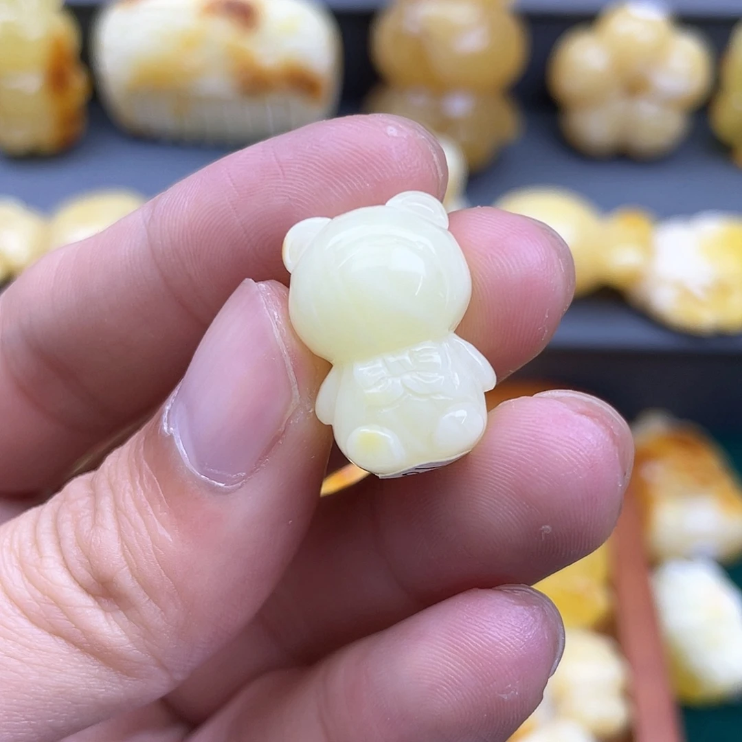 琥珀裸石未镶嵌蜜蜡