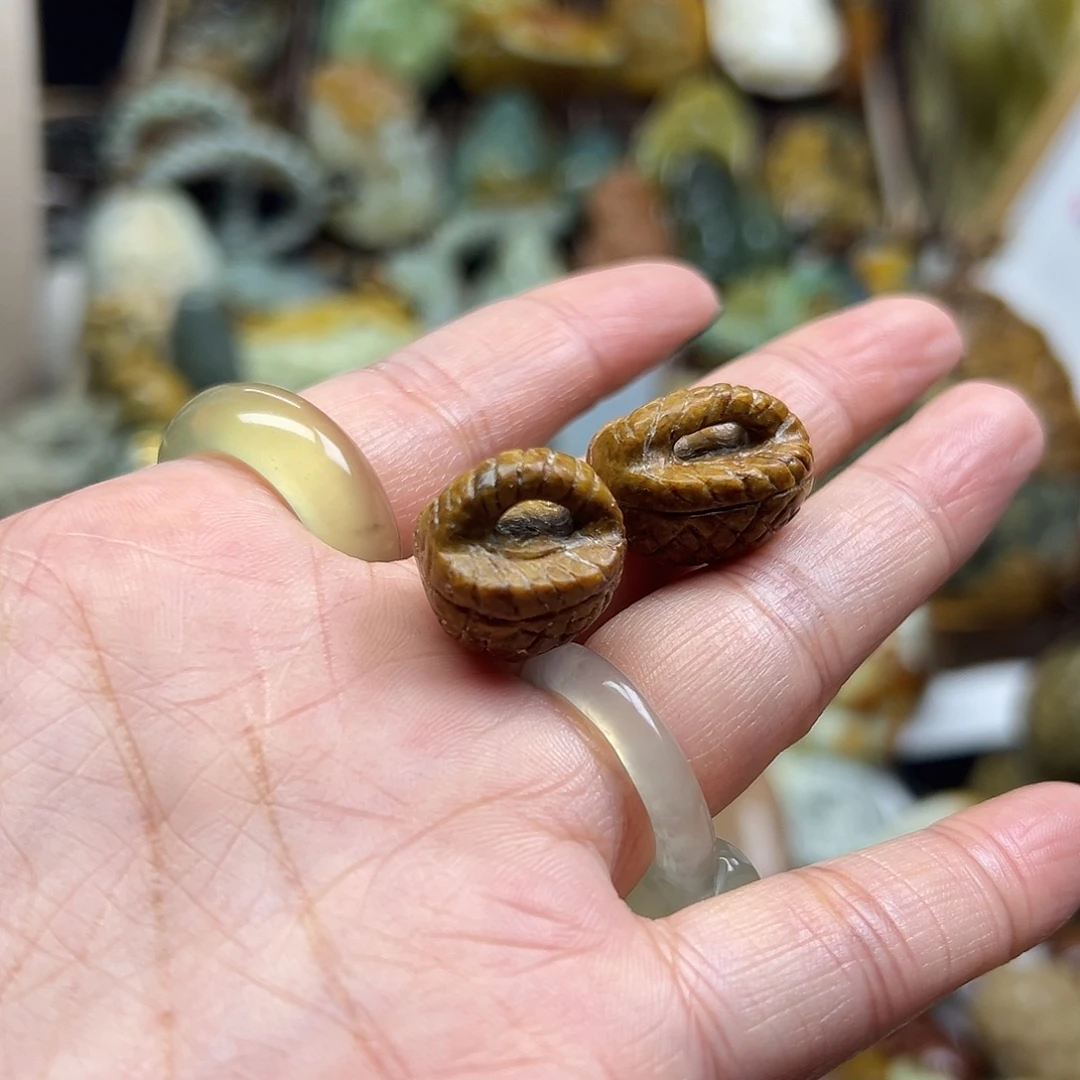 颈饰未镶嵌岫岩河磨玉（透闪石质玉）河磨玉筐两个一起