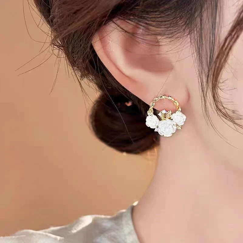 铜合金耳饰 山茶花朵女金色花篮耳钉设计感时尚轻奢小众耳饰N2412